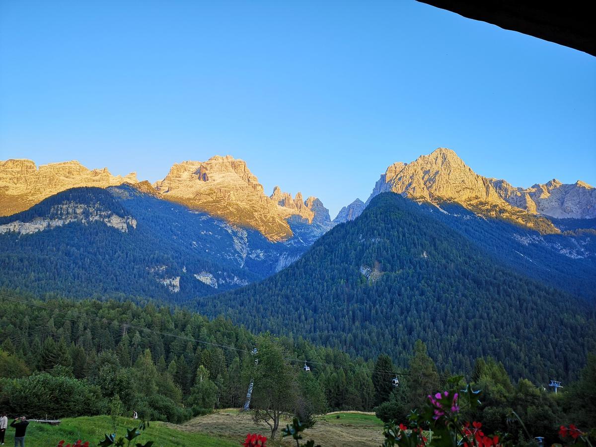 Fogajard Lovely Chalet Мадона ди Кампильо Екстериор снимка