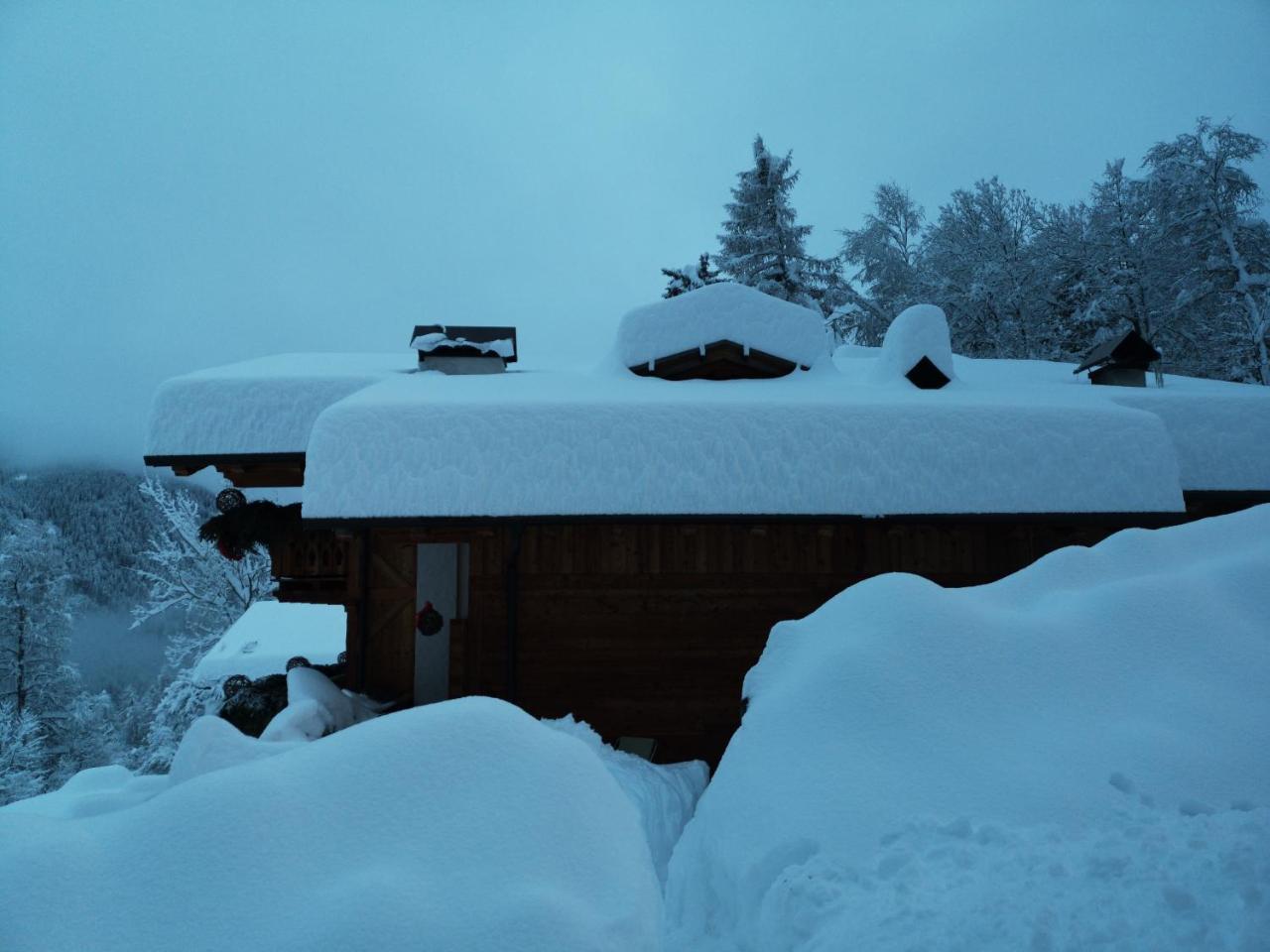 Fogajard Lovely Chalet Мадона ди Кампильо Екстериор снимка